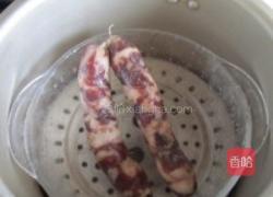 腊肠炒蒜苗的做法图解1