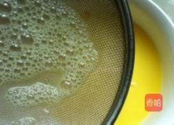 蒜苗虾皮鸡蛋羹的做法图解2