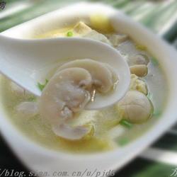 口蘑豆腐汤的做法[图]