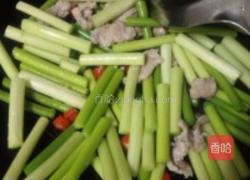 瘦肉炒蒜薹的做法图解3