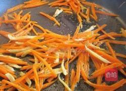 绿豆芽炒红萝卜丝的做法图解5