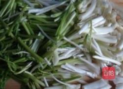水芹菜炒豆干的做法图解3