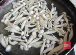 虾仁芦笋蟹味菇的做法图解5