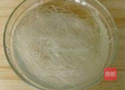 虾干白菜粉丝煲的做法图解2