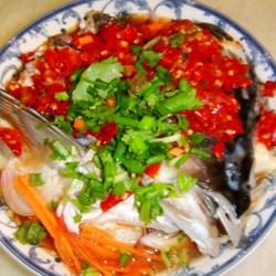 剁椒鱼头蒸豆腐的做法[图]