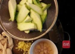 竹荪煮丝瓜的做法图解1