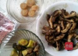 瑶柱蚝豉焖冬菇的做法图解1