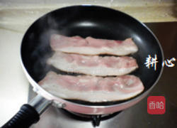 大白菜炒培根的做法图解3