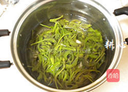 椿芽炒蛋的做法图解4