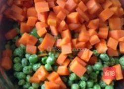 茭白彩丁炒的做法图解1