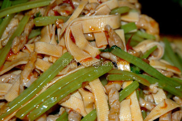 芹菜千张肉丝