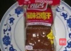 香干炒药芹的做法图解2