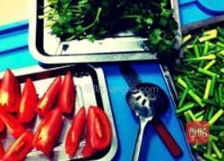 蒜薹炒肉的做法图解2