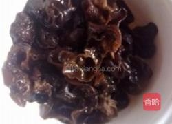 木耳肉片炒佛手的做法图解3
