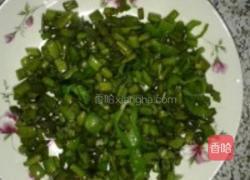 素炒空心菜杆的做法图解1