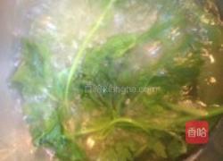 蛋香芹菜双色卷的做法图解3