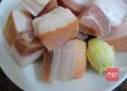 黑人参红烧肉的做法图解3