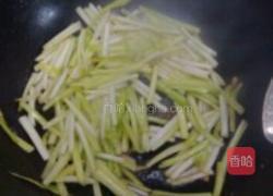 黄鳝炒韭黄的做法图解3