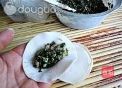 荠菜猪肉锅贴的做法图解8