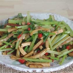 小炒芹菜香干的做法[图]