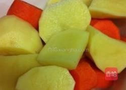 炖牛腩马铃薯的做法图解2