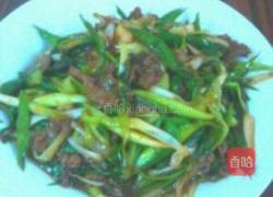 牛肉炒青蒜的做法图解4