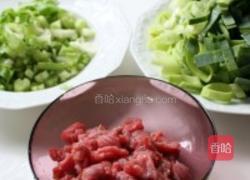 大葱炒肉的做法图解1