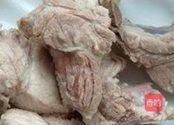 玉米板栗排骨汤的做法图解2