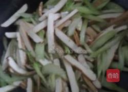 素炒香干芹菜的做法图解3