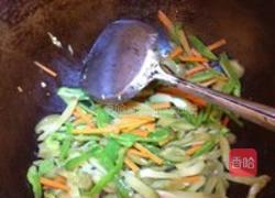 青椒榨菜炒干子的做法图解6