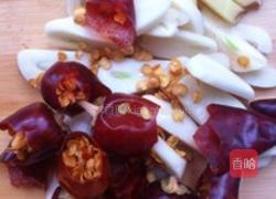 五花肉香干煲的做法图解2