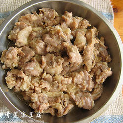 腐乳排骨蒸冻豆腐的做法[图]