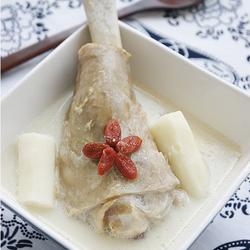 豆浆炖羊腿的做法[图]