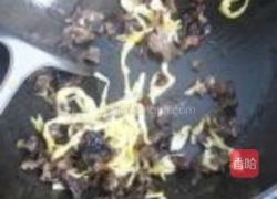 黄花菜鲜蛤汤卤面的做法图解3