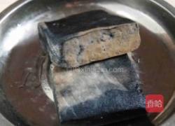 臭豆腐肥肠煲的做法图解1