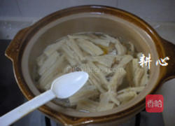 金针菜腐竹排骨汤的做法图解12