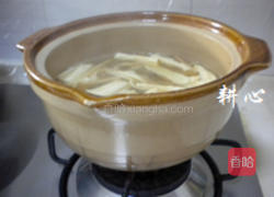 金针菜腐竹排骨汤的做法图解13