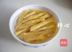 金针菜腐竹排骨汤的做法图解4