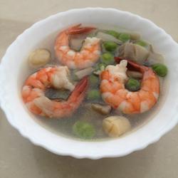 青豆菌菇鲜虾汤的做法[图]