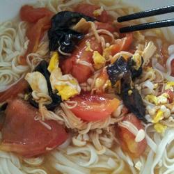 夏至西红柿金针鸡蛋面的做法[图]