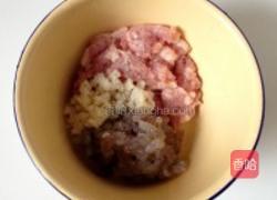 粤式王牌鲜虾云吞面的做法图解1