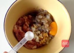 粤式王牌鲜虾云吞面的做法图解3