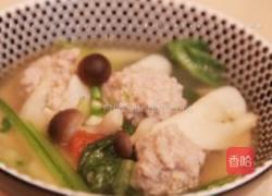 菌菇肉丸子汤的做法图解2