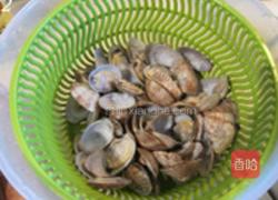 蛤蜊土豆汤的做法图解2