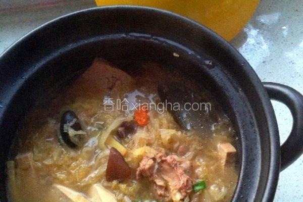 砂锅排骨煲酸菜
