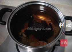 黑虎掌花胶炖鸡脚汤的做法图解4