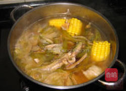 霸王花粟米猪骨汤的做法图解2