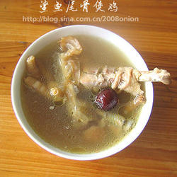 鲨鱼尾骨煲鸡的做法[图]