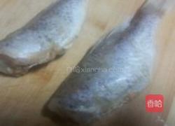 蒜焗小黄花鱼的做法图解1