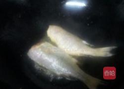 蒜焗小黄花鱼的做法图解2